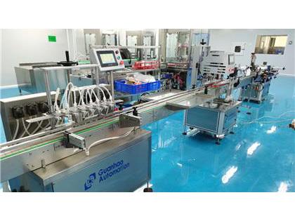 灌裝機，旋蓋機，貼標機，生產(chǎn)車(chē)間安裝完成